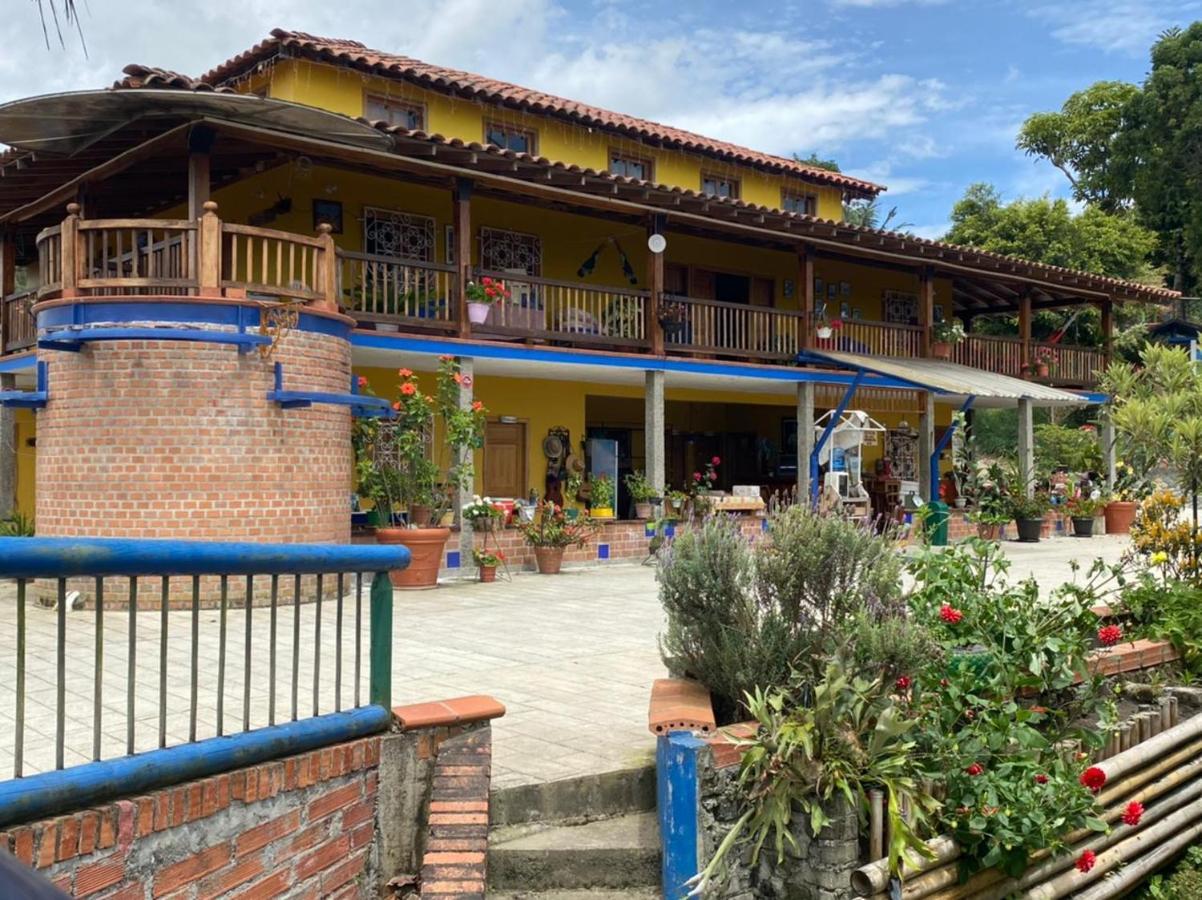 Castillo De Cascadas Finca Hotel Salamina Exterior photo